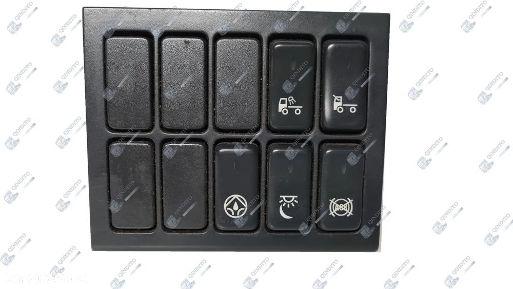 PANEL/RAMKA Z PRZEŁĄCZNIKAMI MAN TGA 81617010243 - 1