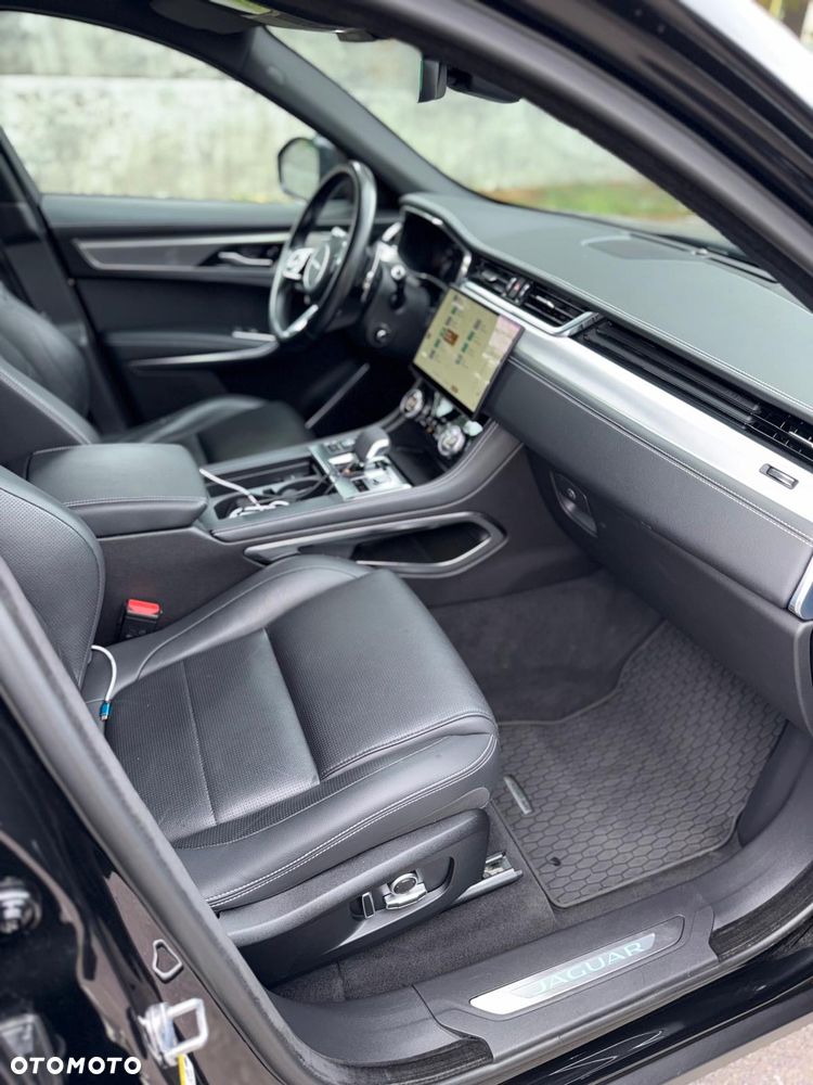 Jaguar F-Pace 2.0 P250 mHEV AWD R-Dynamic SE - 3