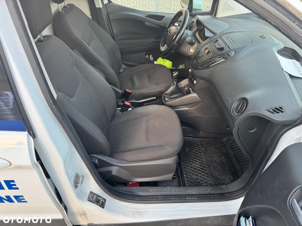Ford Transit Courier - 5
