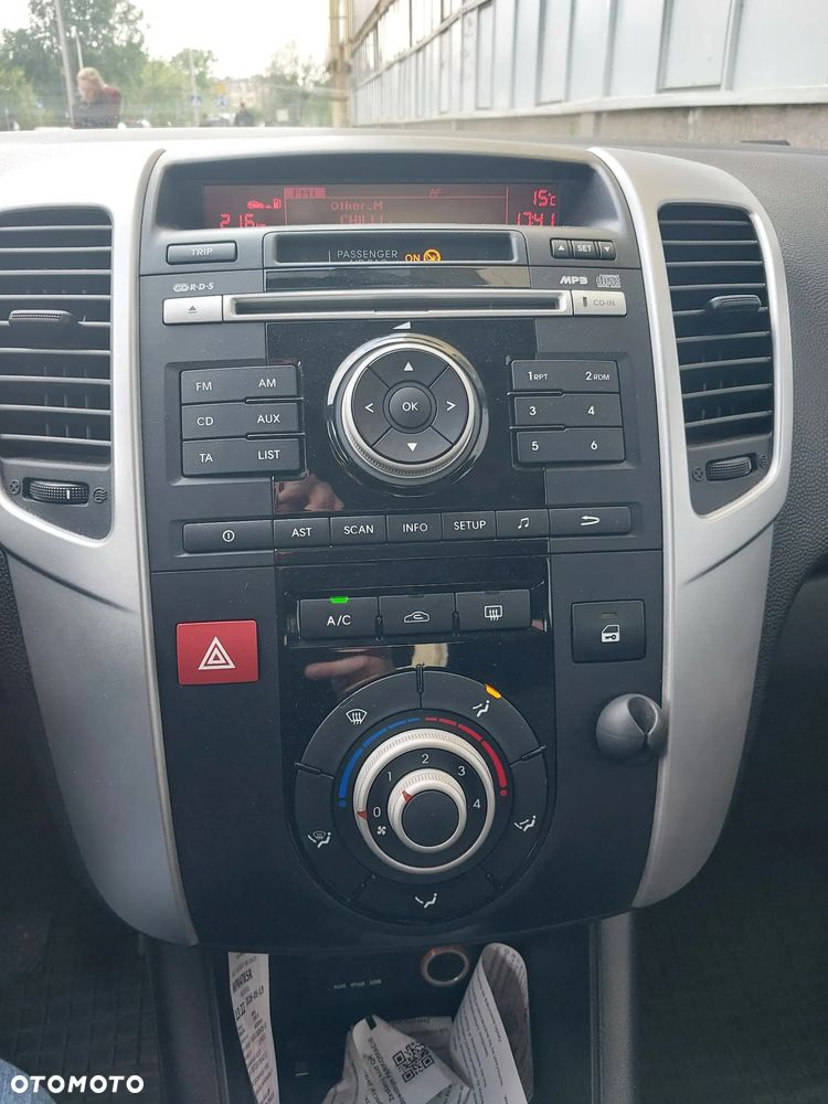 Kia Venga 1.4 L - 8
