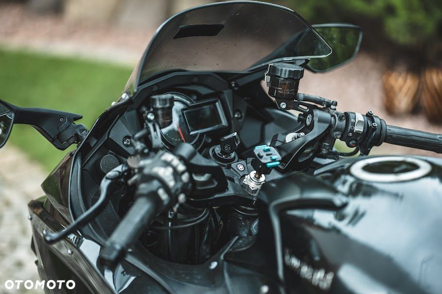 Kawasaki Ninja H2 SX - 9
