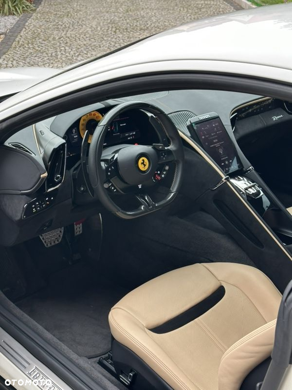 Ferrari Roma - 14
