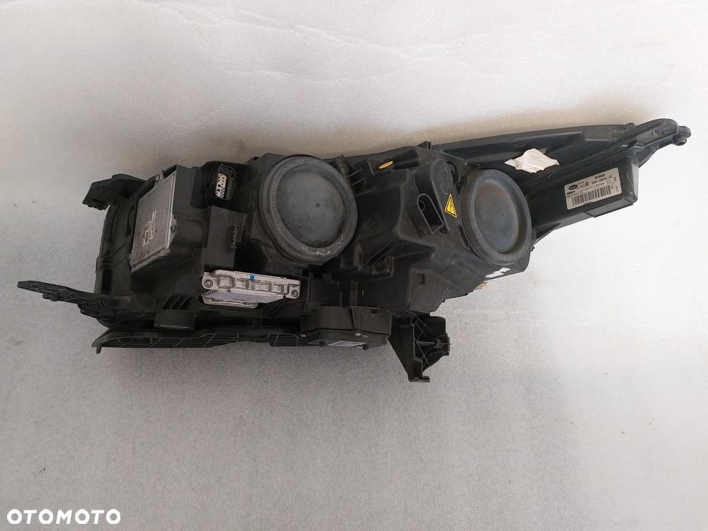 Lampa Reflektor prawy przód Ford Kuga - 3
