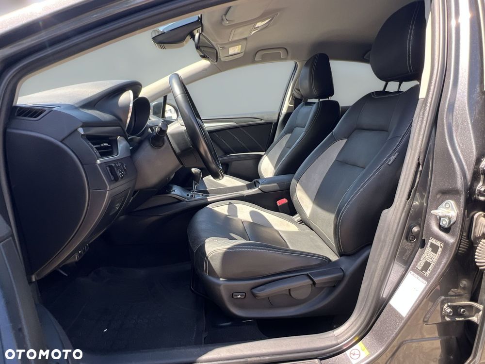 Toyota Avensis - 9