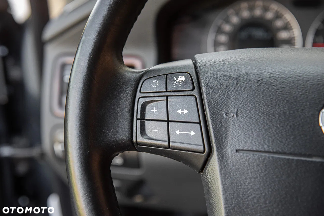 Volvo XC 70 - 24
