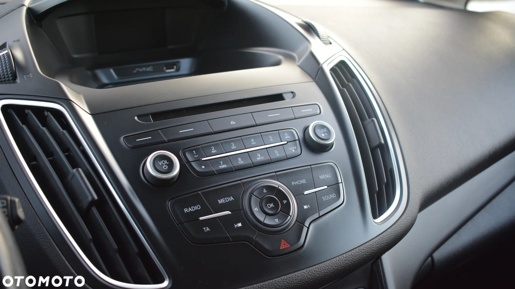 Ford Grand C-MAX - 31