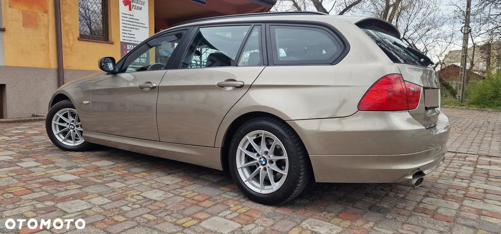 BMW Seria 3 320d DPF Edition Sport - 5