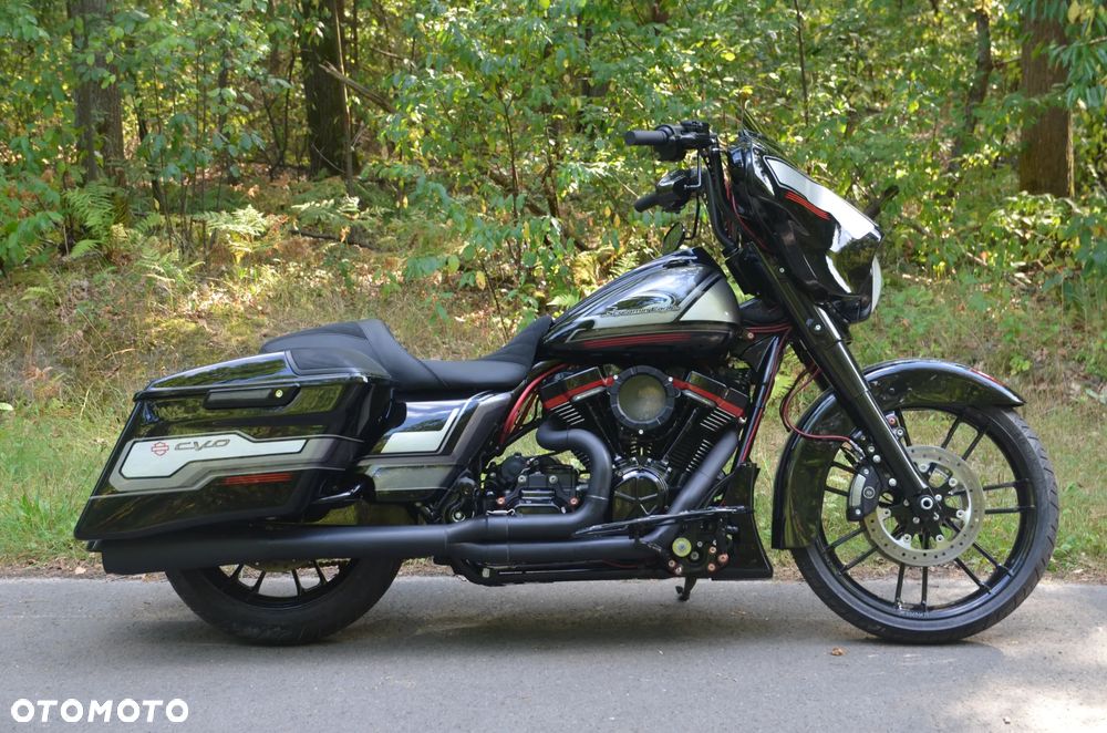 Harley-Davidson Touring Street Glide - 31