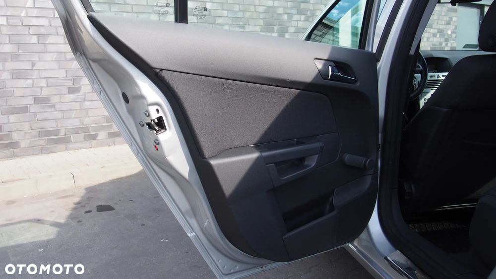 Opel Astra 1.6 Enjoy - 30