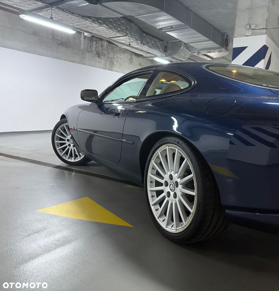 Jaguar XK8 - 25