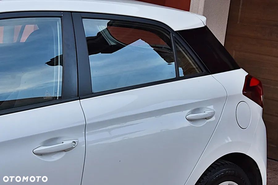 Hyundai i20 - 18