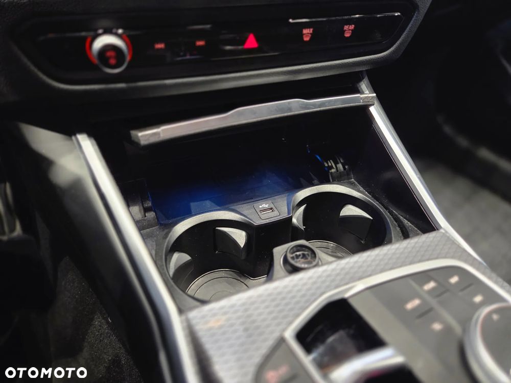 BMW Seria 3 320d M Sport sport - 16
