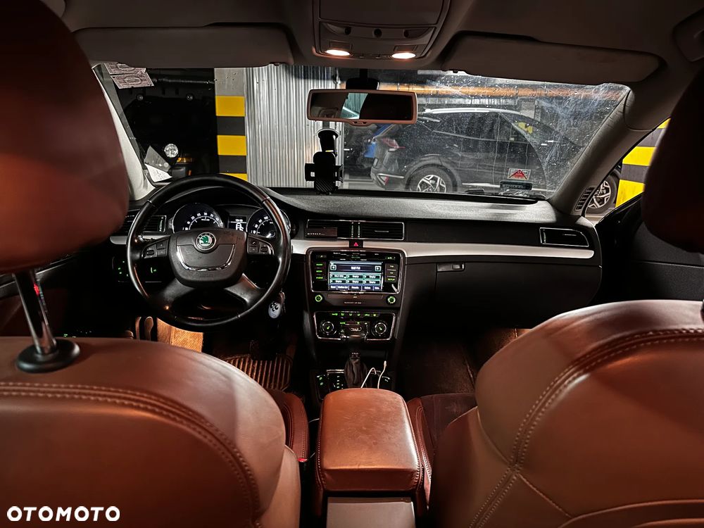 Skoda Superb 2.0 TDI 4x4 Elegance DSG - 19