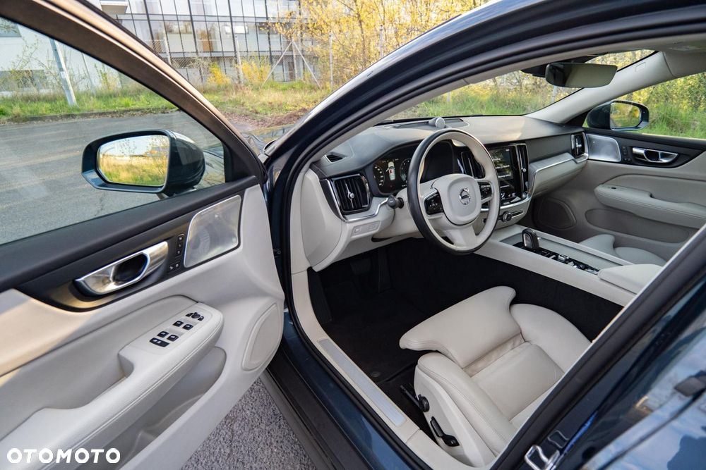 Volvo V60 Cross Country Pro B5 B AWD - 10