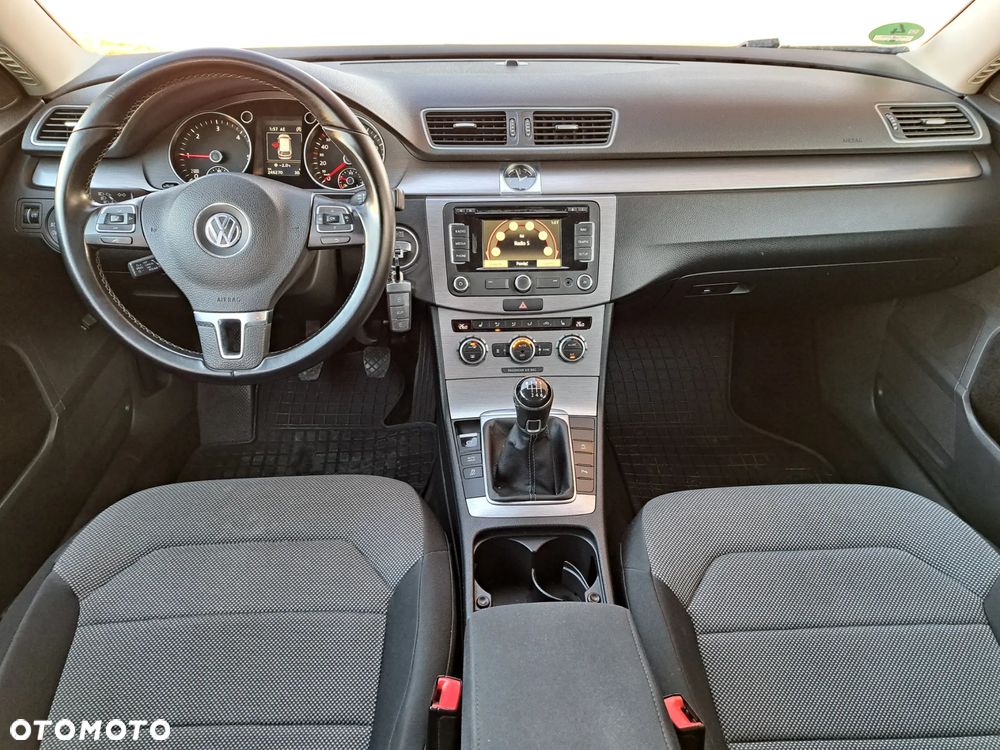 Volkswagen Passat - 23