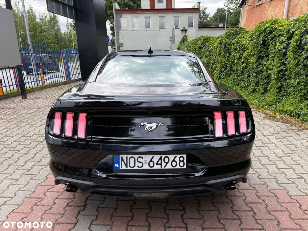 Ford Mustang - 7
