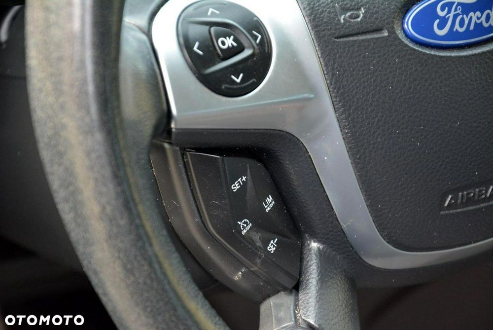 Ford Kuga 1.5 EcoBoost 2x4 Titanium - 33