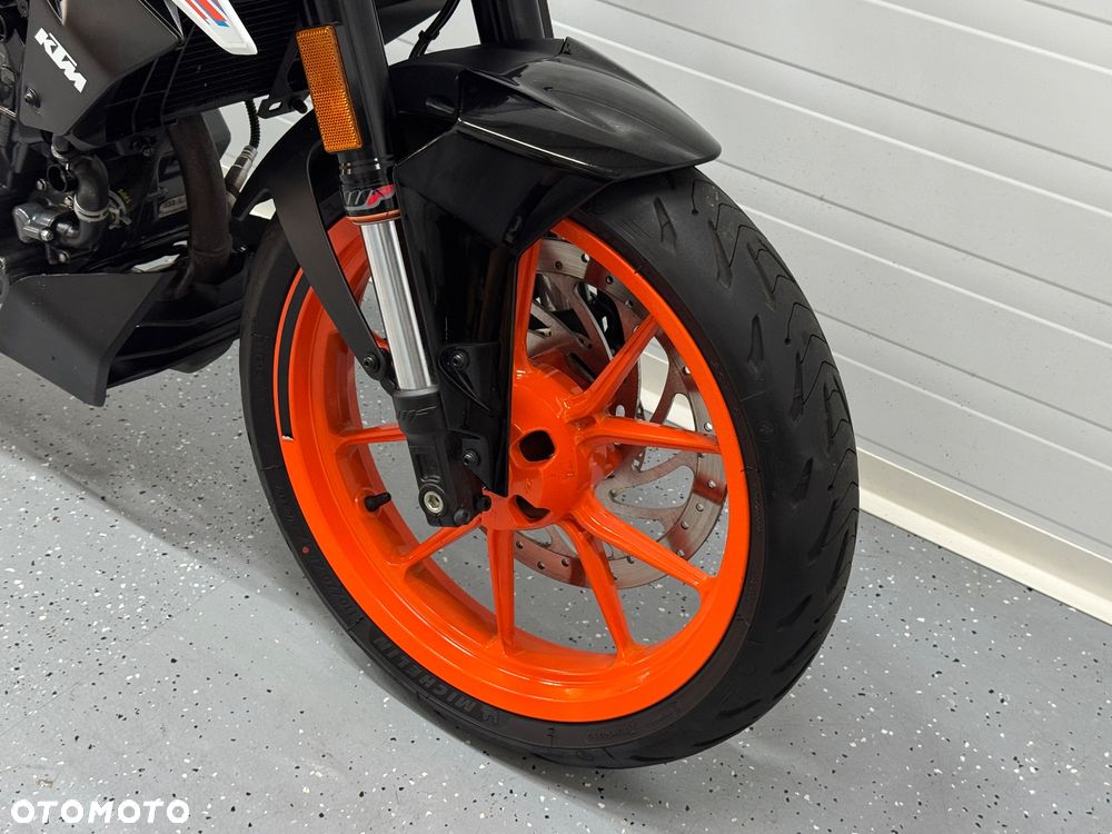 KTM Duke 125 - 18
