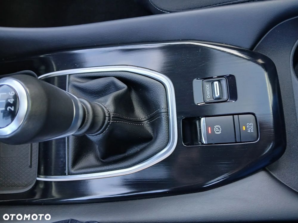 Nissan Qashqai 1.3 DIG-T N-Connecta EU6d - 12