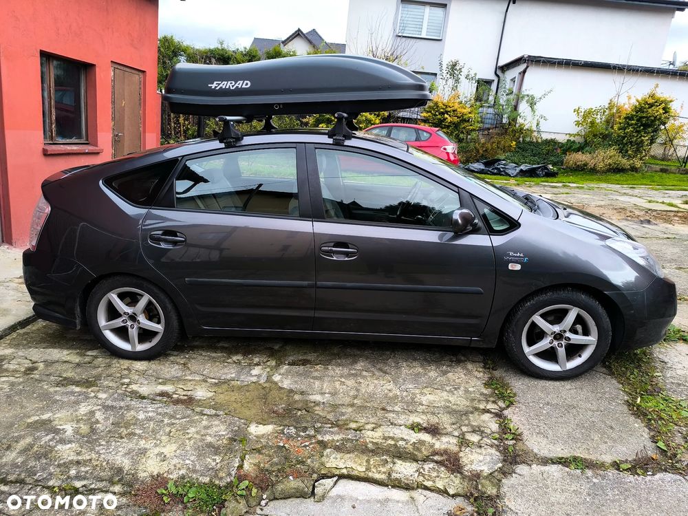 Toyota Prius 1.5 VVT-i Sol - 1