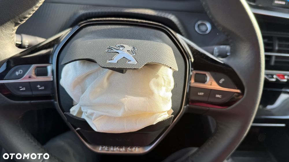 Peugeot 208 ver-1-2-puretech-allure-s-s - 24