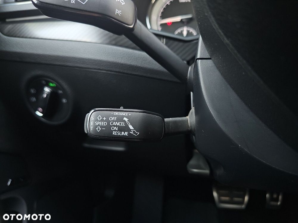 Skoda Superb 2.0 TDI Sportline DSG - 22