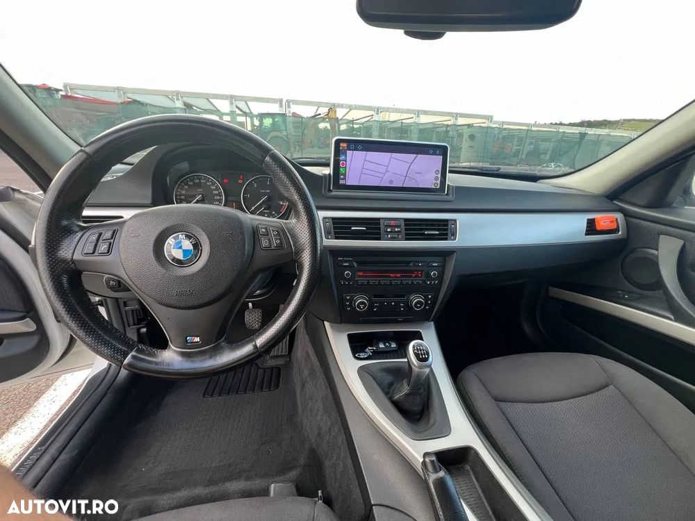 BMW Seria 3 318d - 27