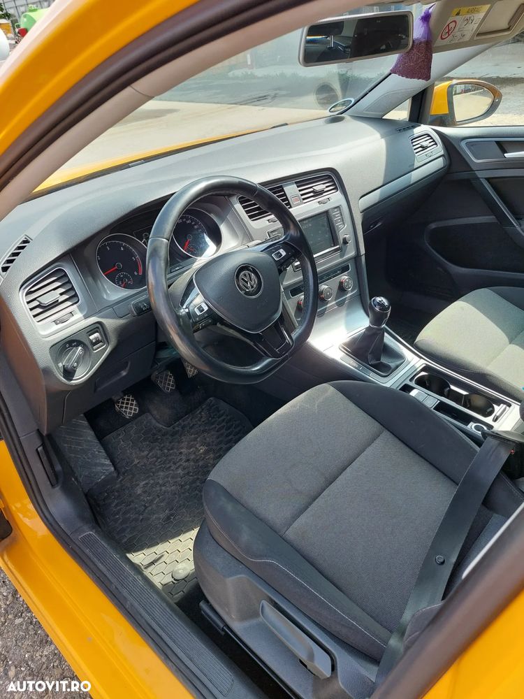 Volkswagen Golf 1.6 TDI DPF Trendline - 9
