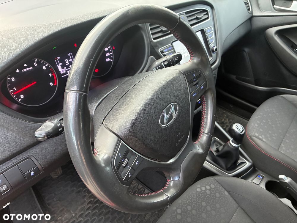 Hyundai i20 - 21