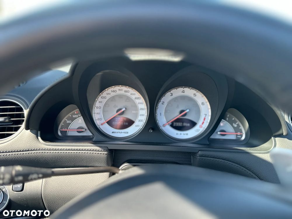Mercedes-Benz SL 63 AMG SPEEDSHIFT MCT - 17
