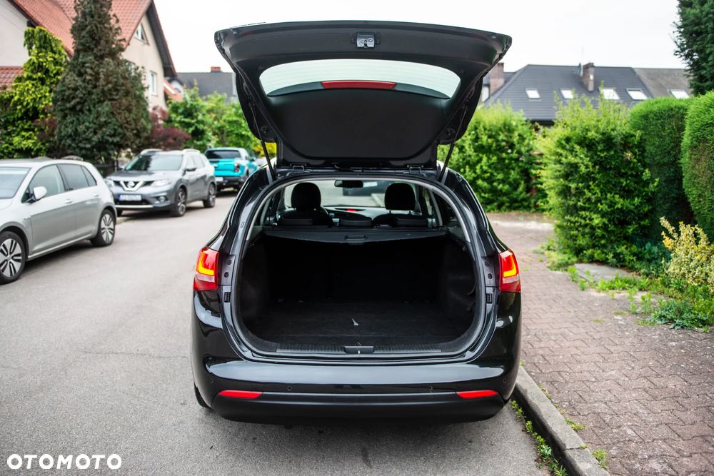 Kia Ceed 1.6 GDI Vision - 14