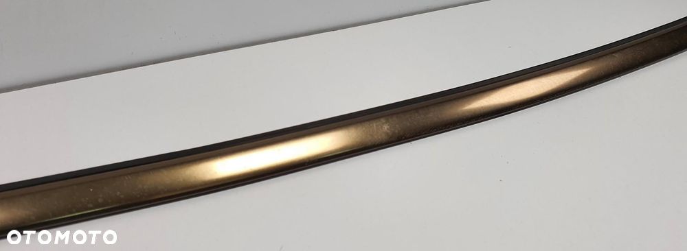 LISTWA SZYBY CZOŁOWEJ MERCEDES W220 - 3