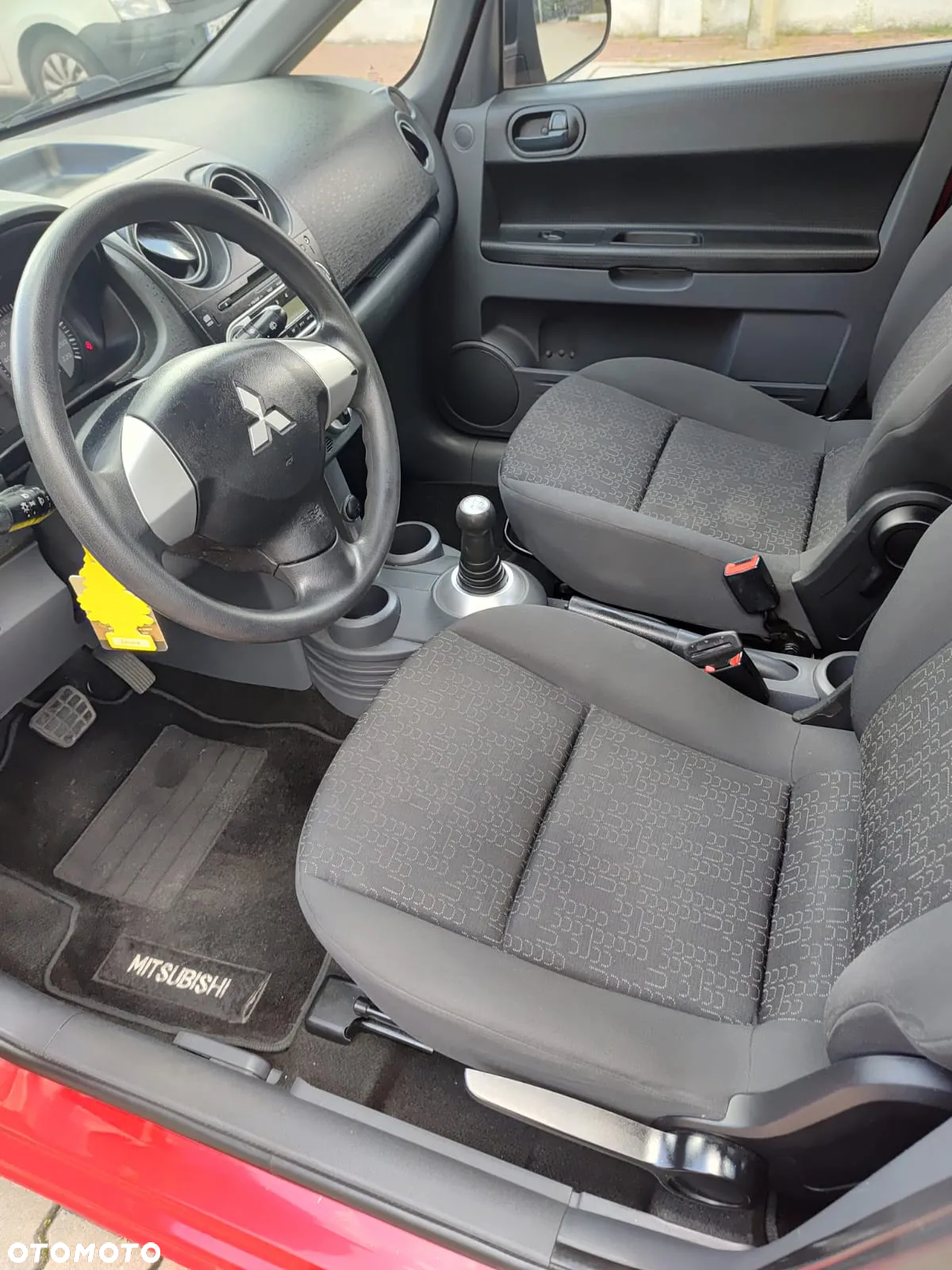 Mitsubishi Colt - 9
