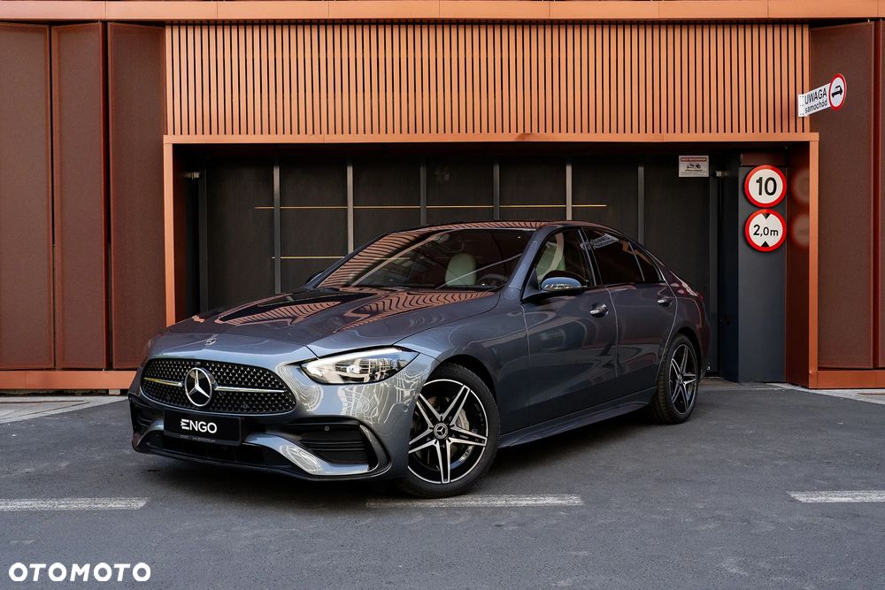 Mercedes-Benz Klasa C 200 mHEV 4-Matic AMG - 28