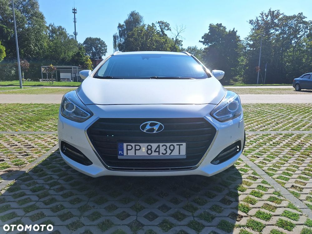 Hyundai i40 Kombi blue 1.7 CRDi DCT Premium - 3