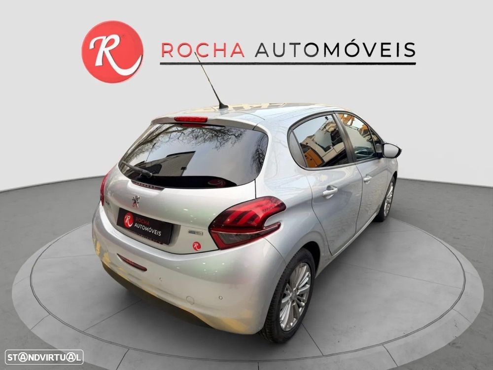 Peugeot 208 1.2 VTi SE Style - 10