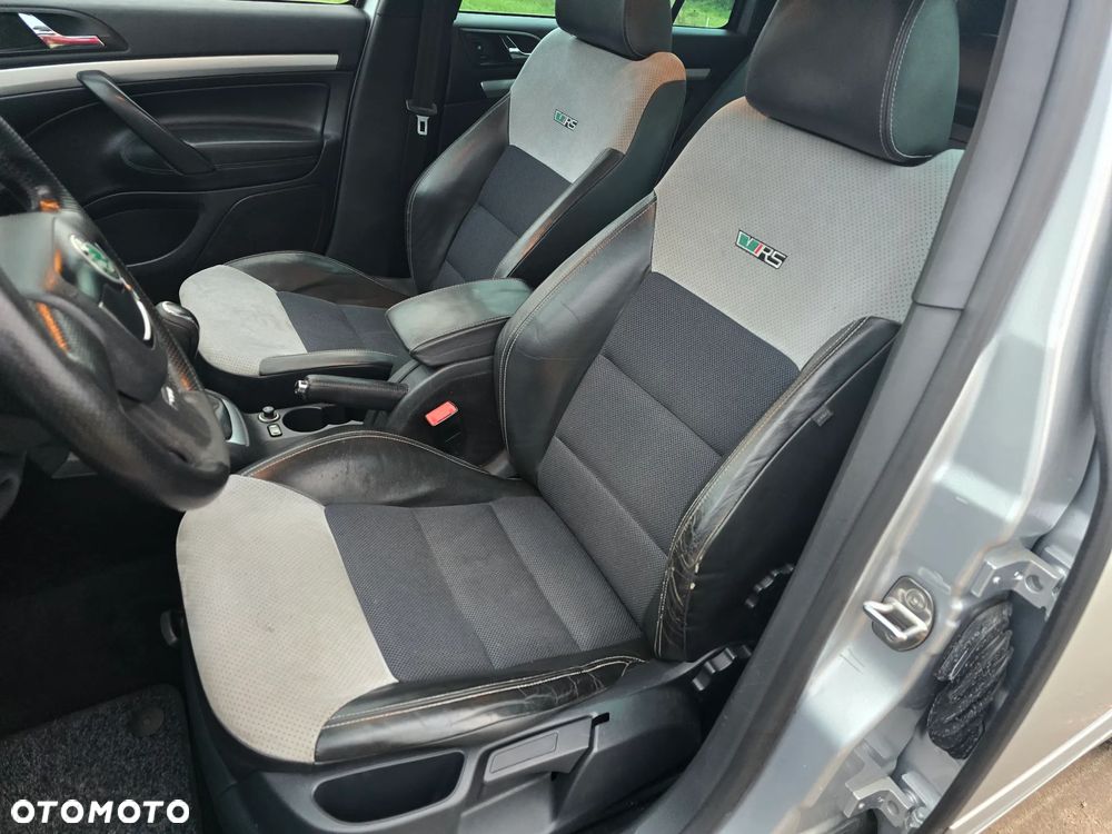 Skoda Octavia Combi 2.0 TDI CR DPF RS - 16