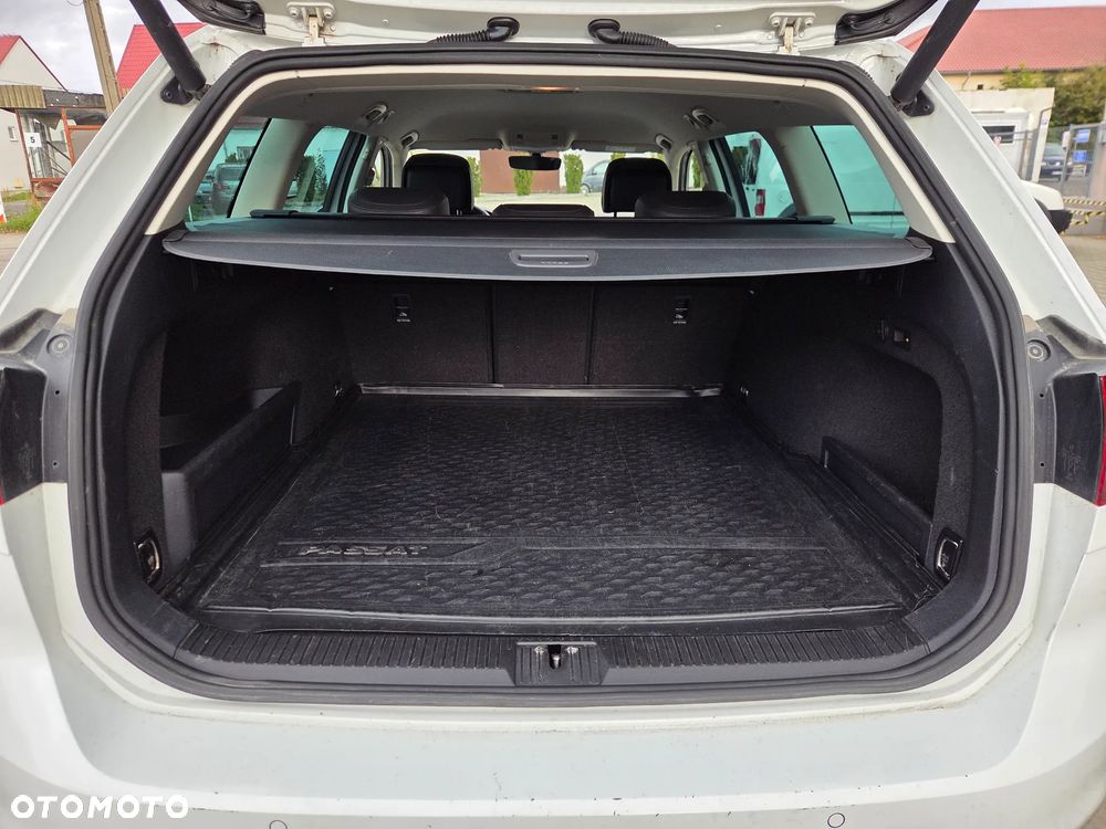 Volkswagen Passat 2.0 TDI SCR 4Mot DSG Comfortline - 36