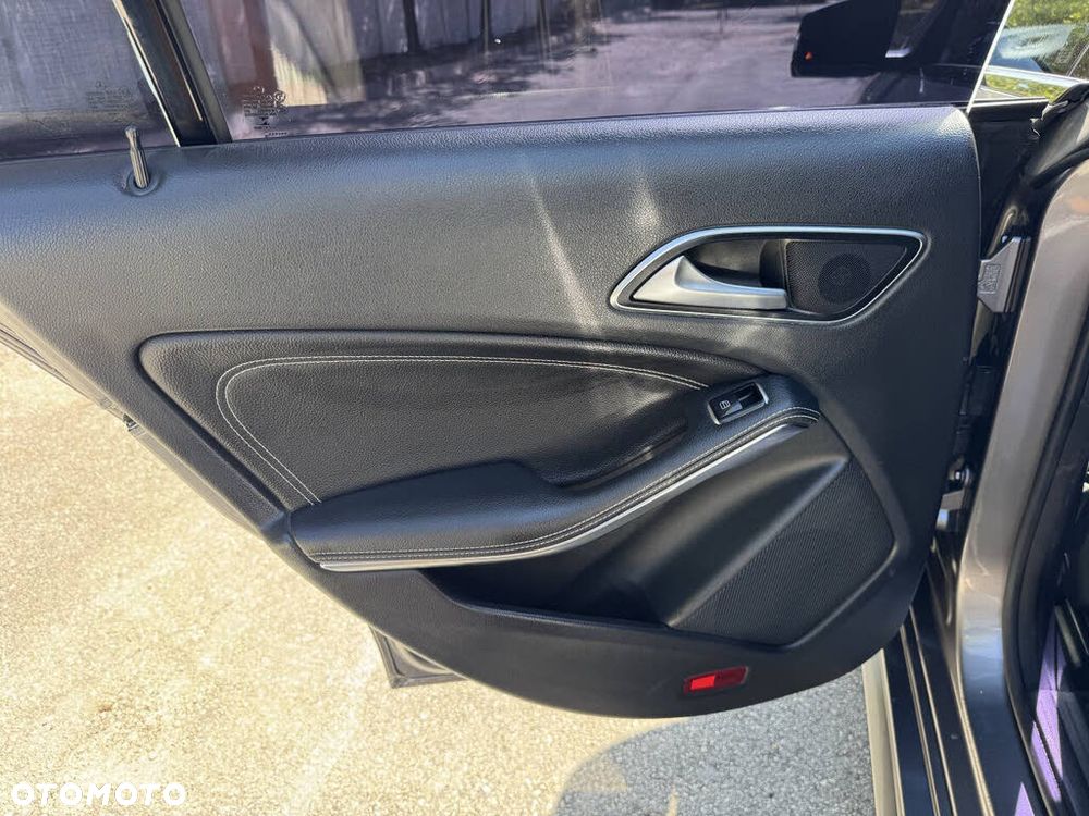 Mercedes-Benz CLA 250 4-Matic - 18