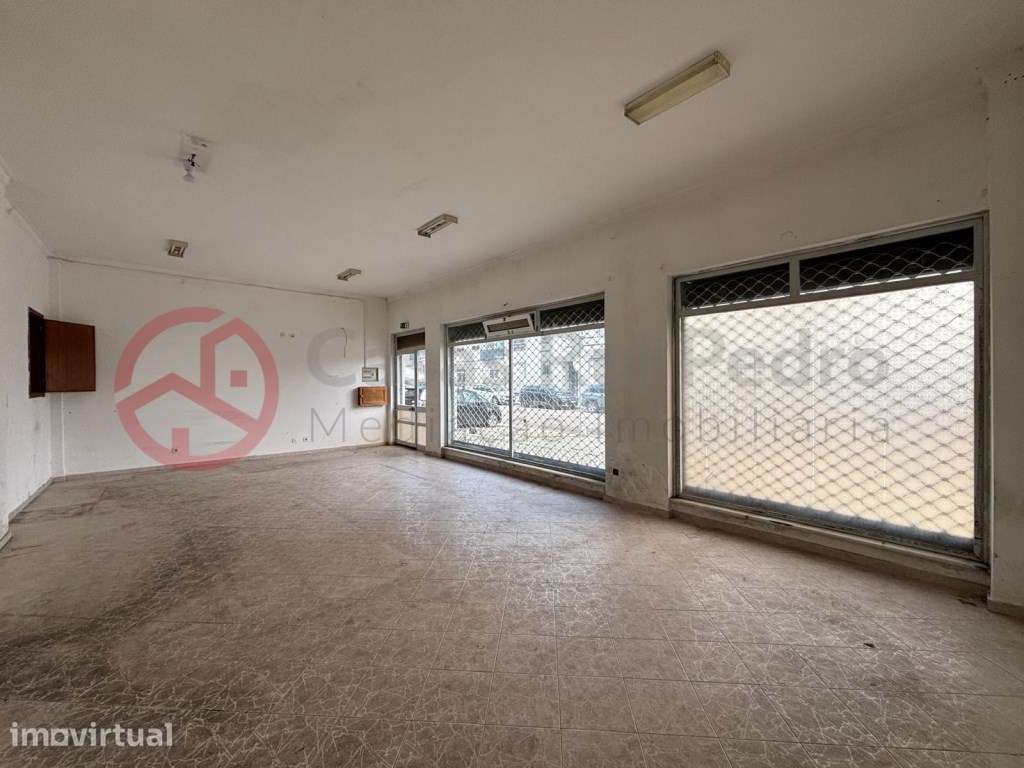 Loja com aprovação para passagem a afetação de habitação no Laranje... - Grande imagem: 3/16