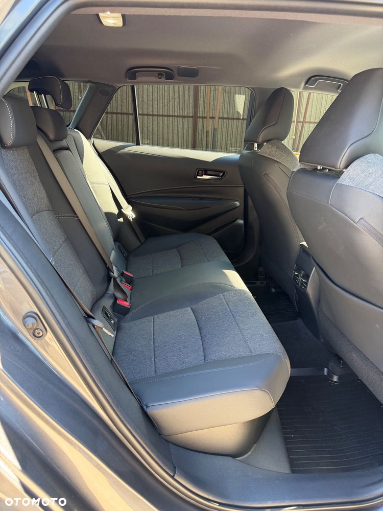 Toyota Corolla - 10