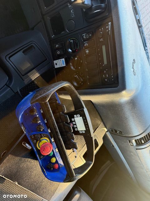 Scania P 230 4x2 Hds HMF 1220 - 12