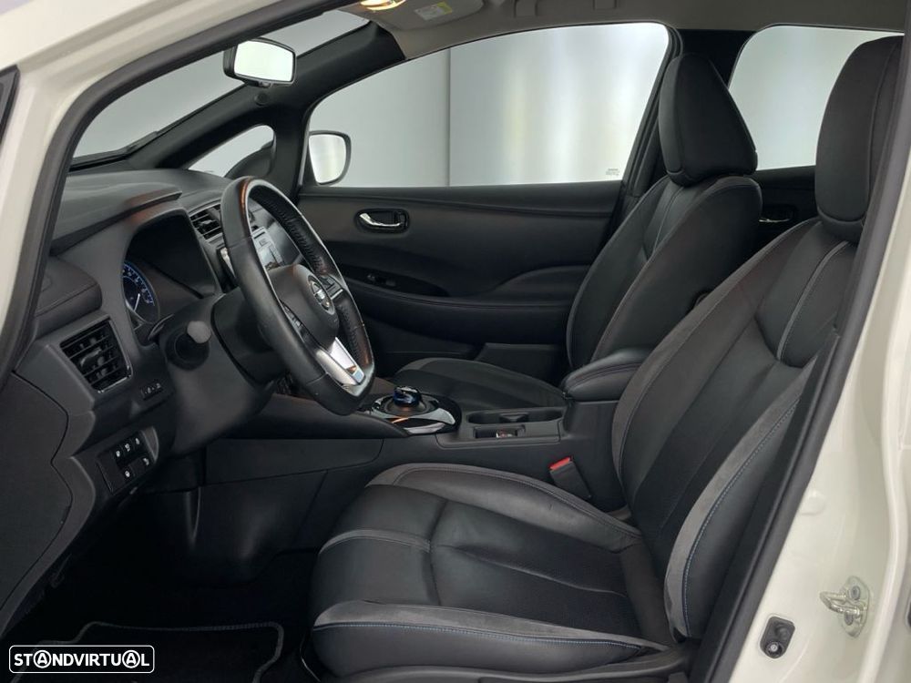 Nissan Leaf Tekna ProPilot Park - 11