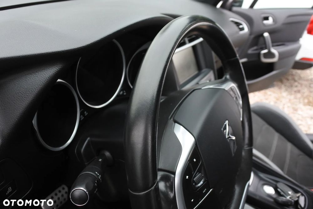 Citroën DS4 Cross 1.6 THP Be Chic S&S EAT6 - 22