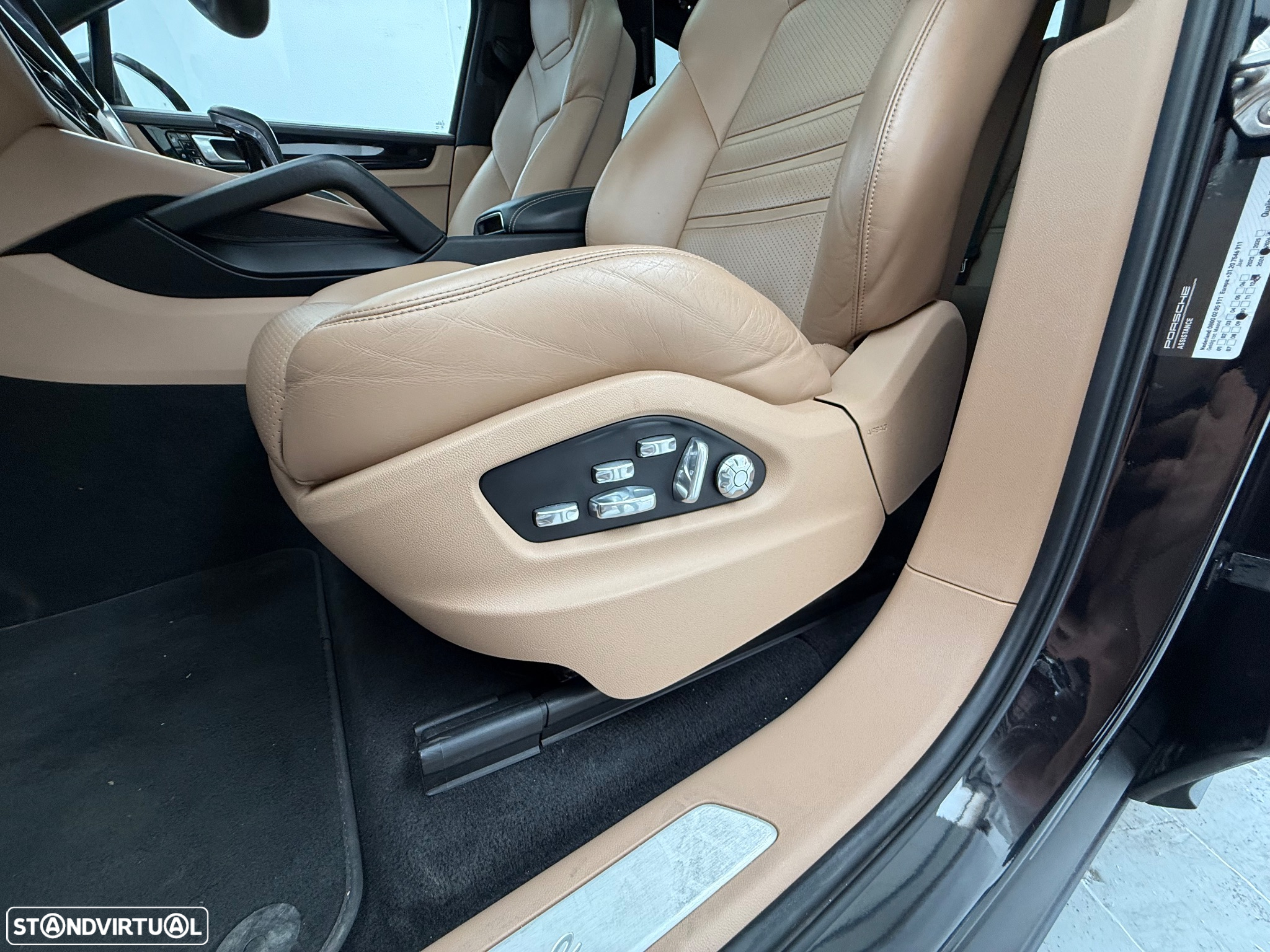 Porsche Cayenne Coupé E-Hybrid - 15
