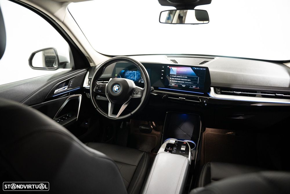 BMW iX1 xDrive30 xLine - 10