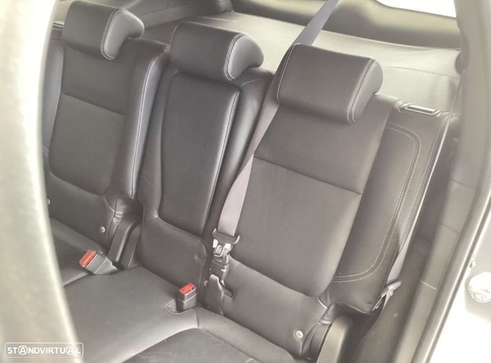 Mitsubishi Outlander - 10