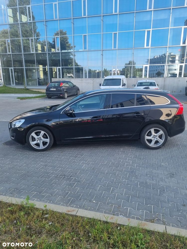 Volvo V60 D2 Summum - 2