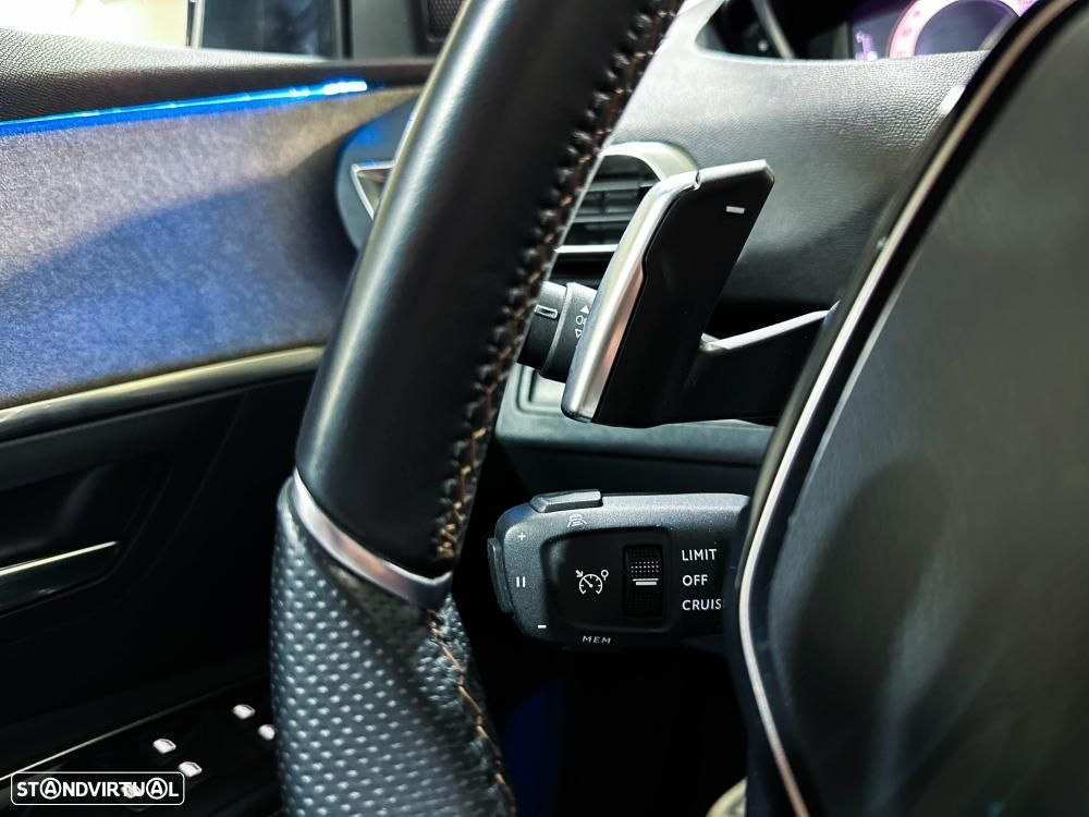 Peugeot 5008 Hybrid 136 e-DSC GT - 29