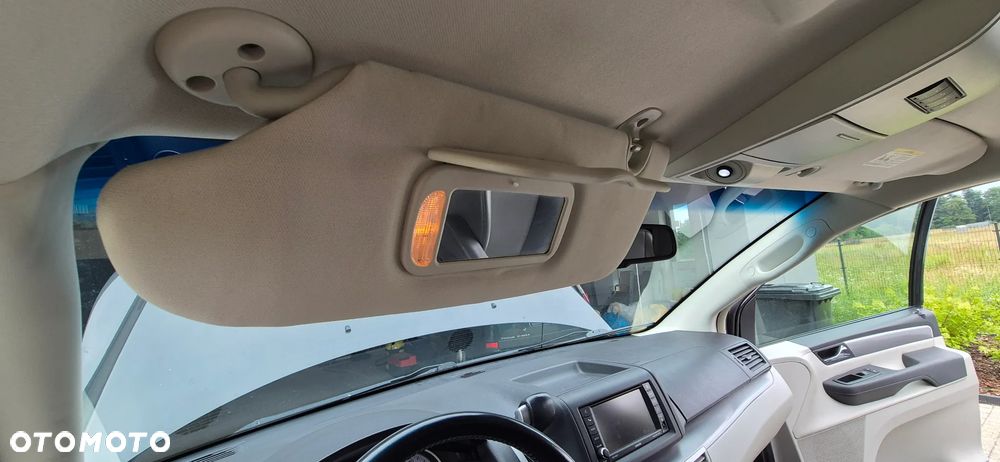 Volkswagen Routan - 18